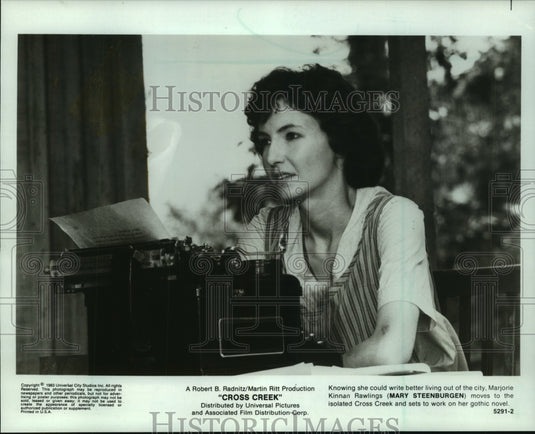 1983 Press Photo Actress Mary Steenburgen in "Cross Creek" - mjp33448-Historic Images
