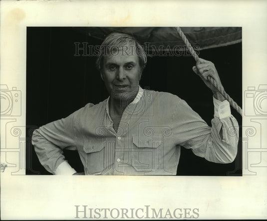 1977, Alan Sues in rehearsal for "Pajama Game" at Melody Top - Historic Images