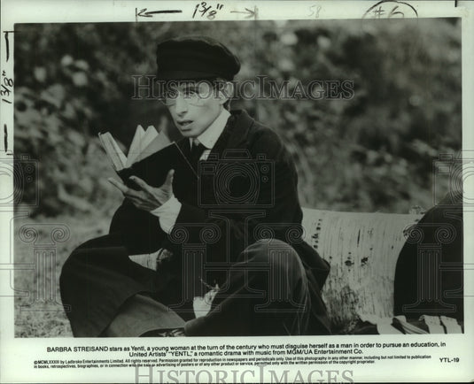 1984 Press Photo Barbra Streisand in "Yentl" - mjp33469 - Historic Images