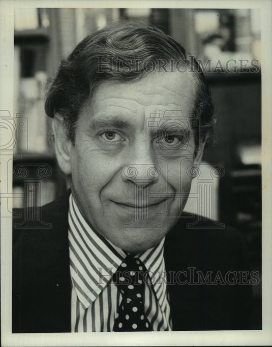 1978, CBS News Correspondent Morley Safer in "60 Minutes" - Historic Images