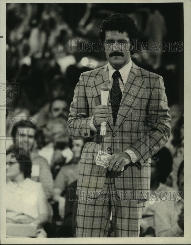 1978, Alex Trebek hosts "Wizard of Odds" - mjp33794 - Historic Images