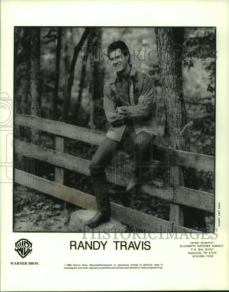 1988, Country singer Randy Travis - mjp33870 - Historic Images