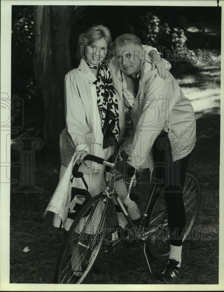1986, Eva Marie Saint and Richard Kiley in "A Year in the Life" - Historic Images