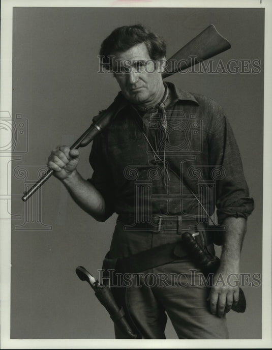 1977, Rod Taylor in "Oregon Trail" - mjp33959 - Historic Images