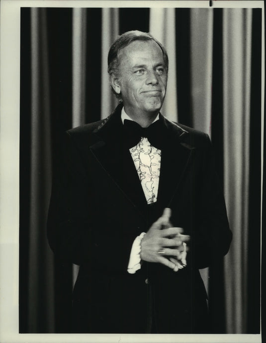 1976, McLean Stevenson on "The Tonight Show starring Johnny Carson" - Historic Images