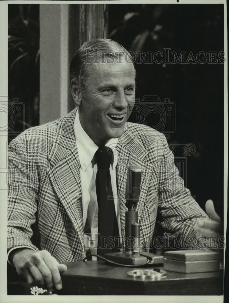 1974, McLean Stevenson on &quot;The Tonight Show Starring Johnny Carson&quot; - Historic Images
