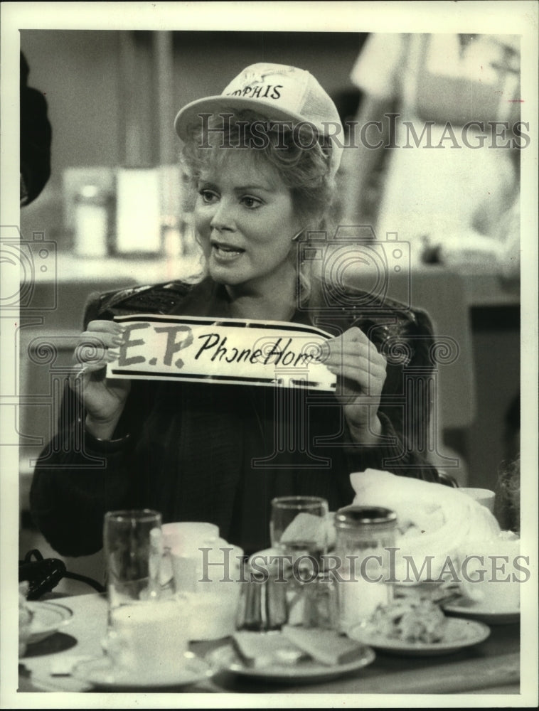 1988 Press Photo Actress Jean Smart in scene of "Designing Women" - mjp34342 - Historic Images