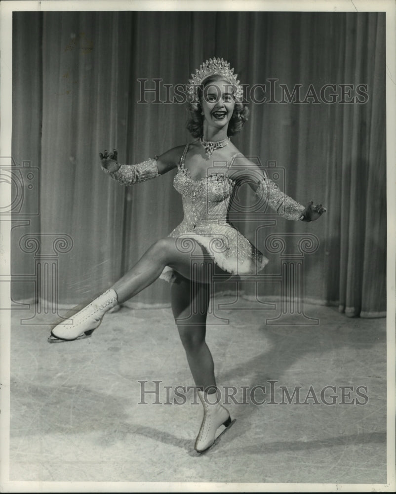 1953 Press Photo Barbara Ann Scott of &quot;Hollywood Ice Revue&quot; - mjp34365-Historic Images