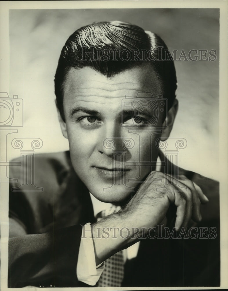 1956 Press Photo Robert Sterling is master of ceremonies on "Front Row Center"- Historic Images