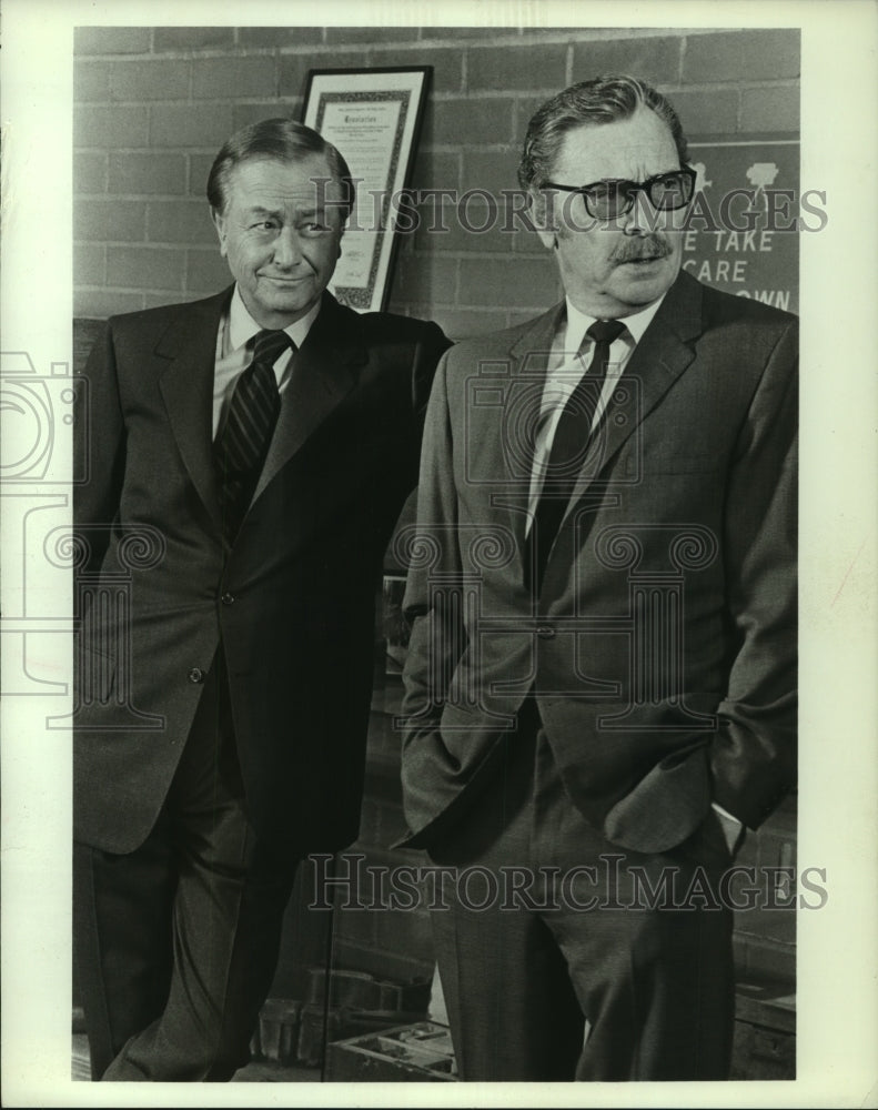 1972 Press Photo Barry Sullivan with Robert Young on "Marcus Welby, MD"- Historic Images