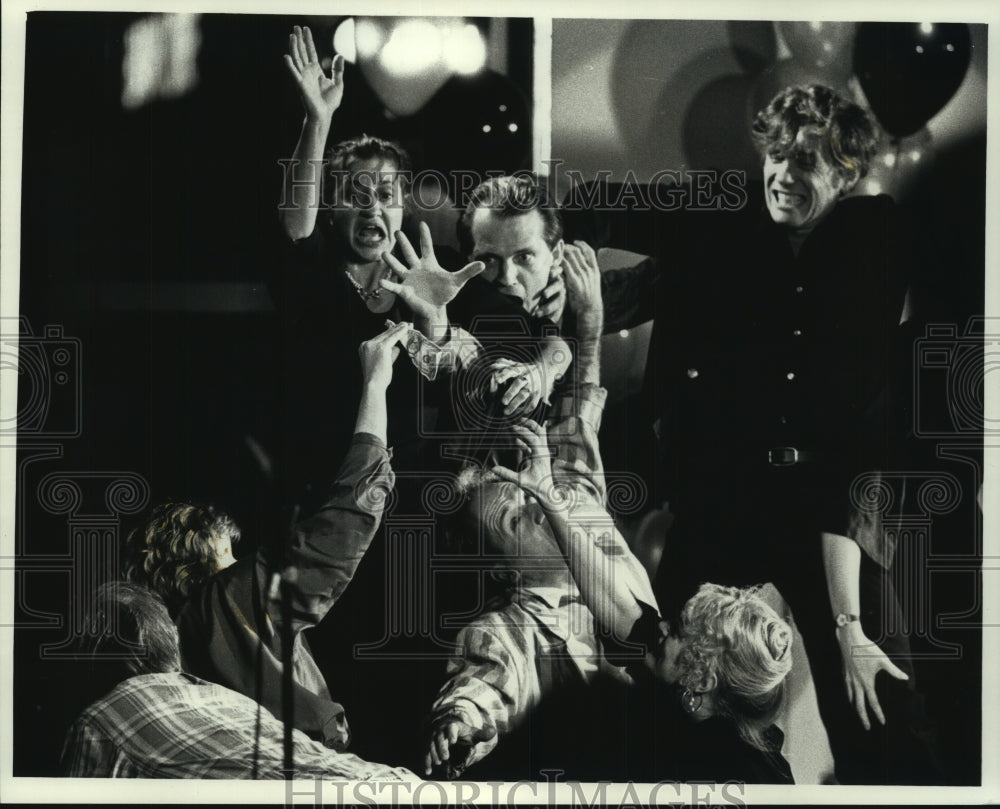 1989 Press Photo Theater X alumni perform &quot;The Money Piece&quot; during fund-raiser - Historic Images