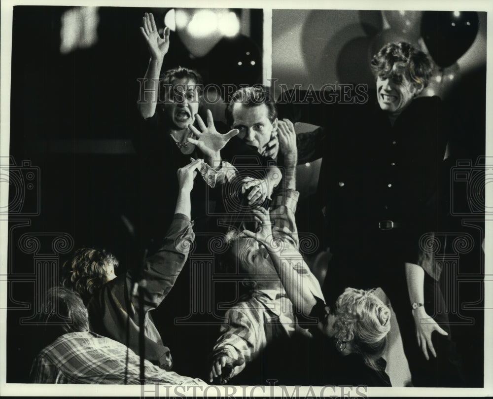 1989 Press Photo Theater X alumni perform "The Money Piece" during fund-raiser - Historic Images