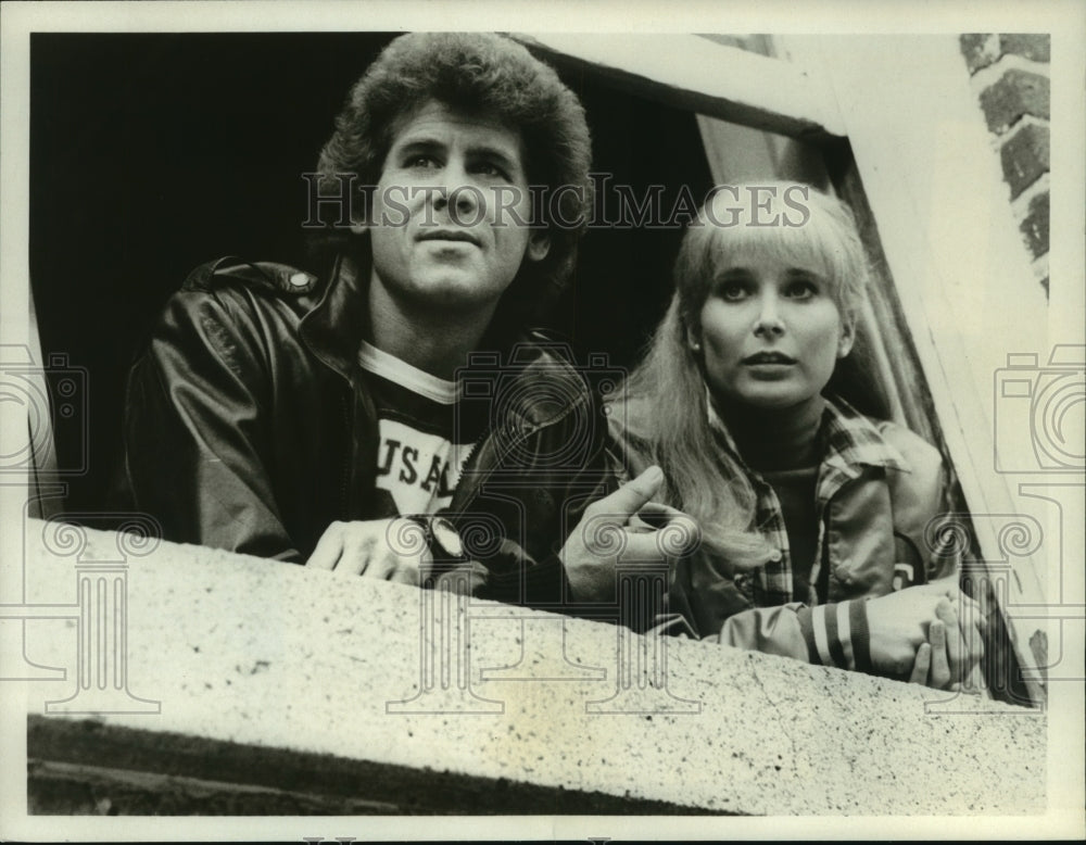 1981 Press Photo Deborah Raffin & Barry Bostwick in "Foul Play" on ABC TV - Historic Images