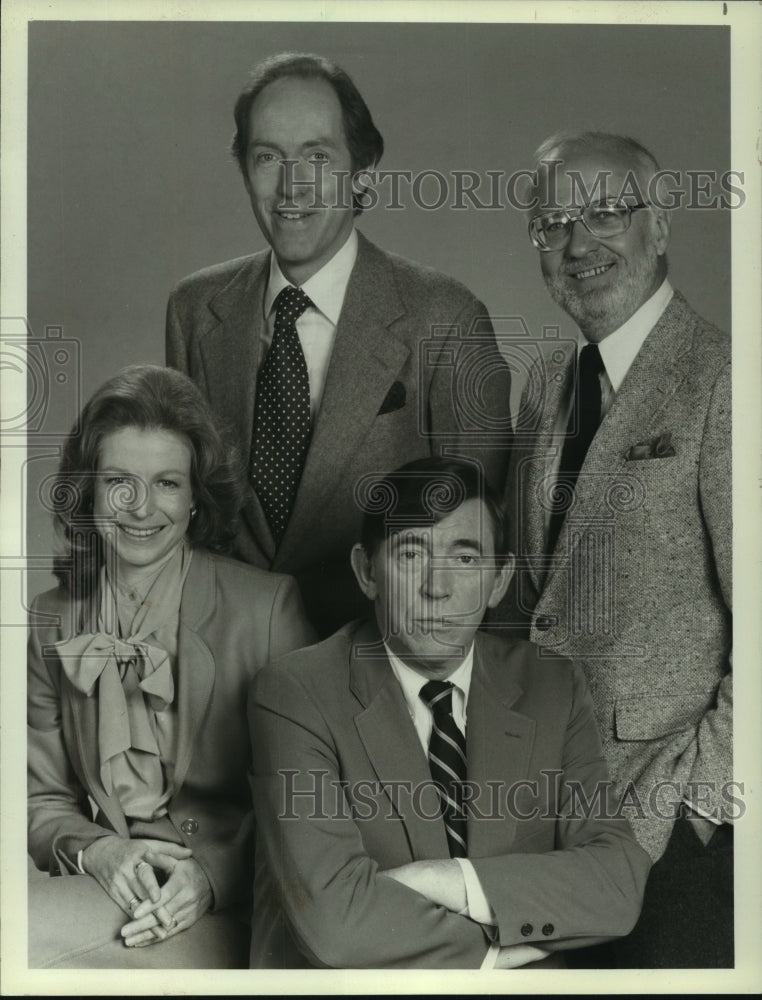 1982 Press Photo Garrick Utley &amp; other correspondents from &quot;NBC Magazine&quot;- Historic Images