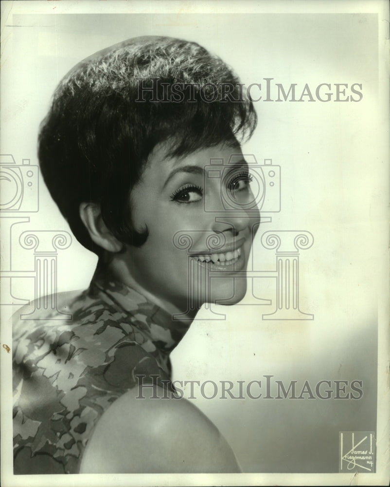 1964, Caterina Valente Italian entertainer - mjp34986 - Historic Images