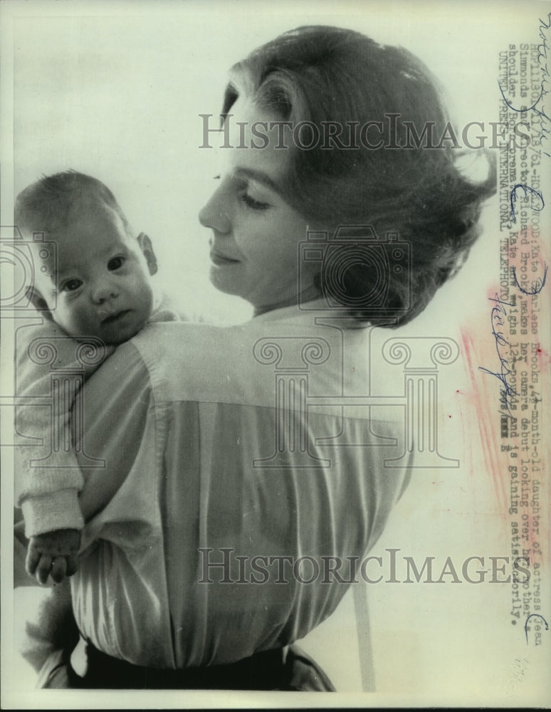 1961, Actress Jean Simmonds and Her Infant Daughter, Kate Charlene - Historic Images
