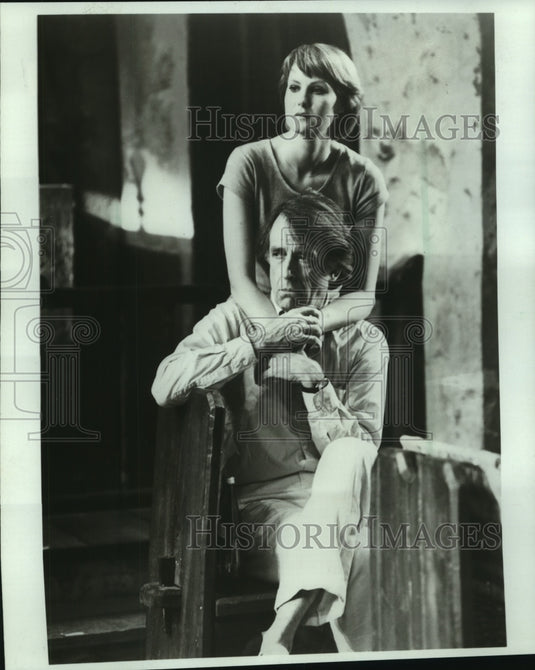 1982, Nancy Snyder & Fritz Weaver in "Angels Fall" - mjp35215 - Historic Images