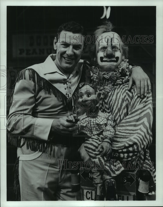 1986, Buffalo Bob Smith & others on the "Howdy Doody Show" - Historic Images