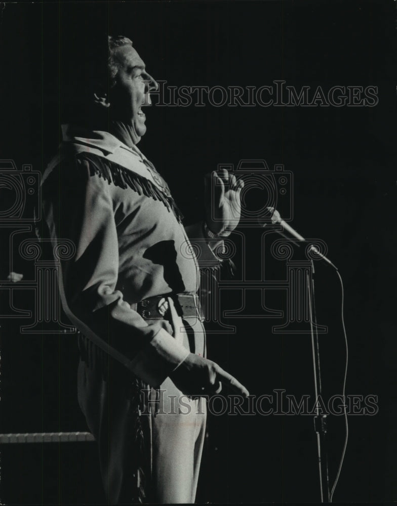 1971 Press Photo Buffalo Bob Smith at the Oriental Theater - mjp35256 - Historic Images