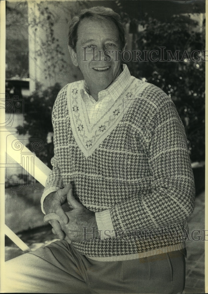 1990, Actor Richard Crenna stars in "Montana" - mjp35462 - Historic Images