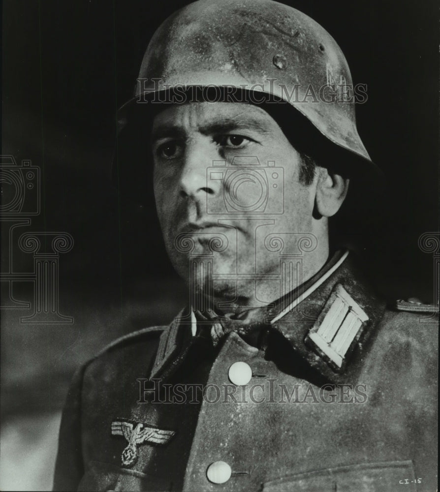 1977 Press Photo Maximilian Schell in "Cross Of Iron" - mjp35520- Historic Images