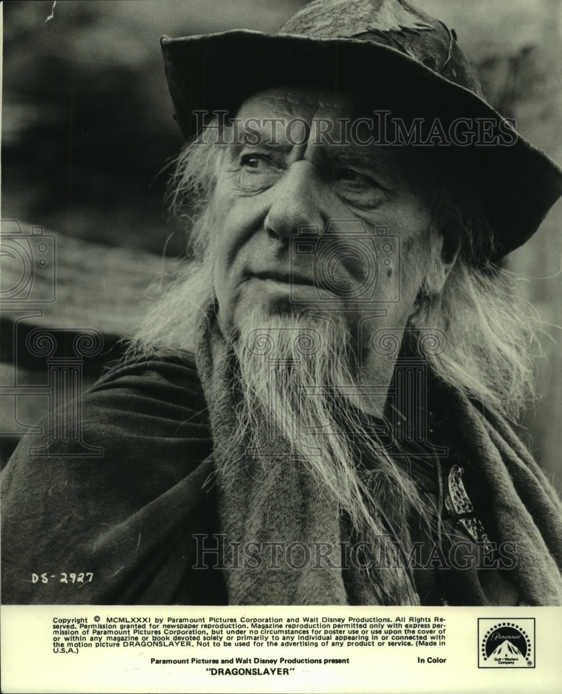 1986 Press Photo Sir Ralph Richardson in "Dragonslayer" - mjp35567-Historic Images