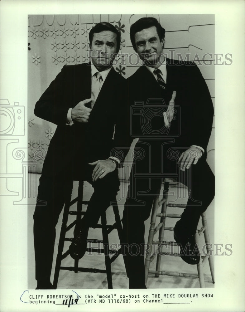 1968 Press Photo Cliff Robertson On &#39;The Mike Douglas Show&#39; - mjp35837 - Historic Images