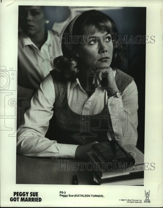 1986 Press Photo Kathleen Turner stars in "Peggy Sue Got Married" - mjp35876-Historic Images