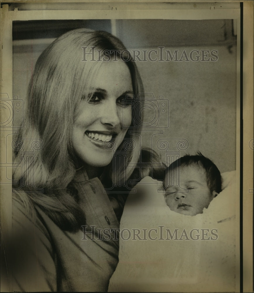 1974, George A. Hamilton &amp; Alana Hamilton, wife of George Hamilton - Historic Images