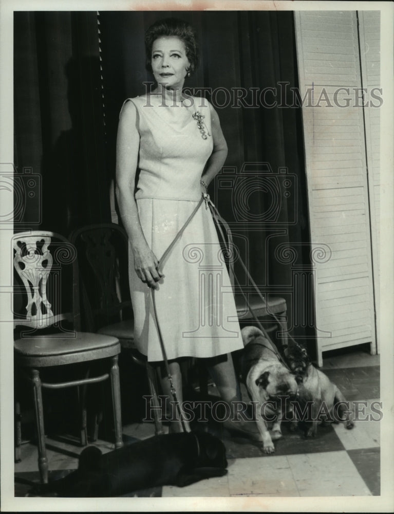 1965, Actress Sylvia Sidney and friends - mjp36009 - Historic Images