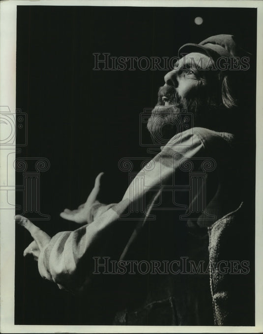 1971, Robert Pitman of Milwaukee Players in "Fiddler on the Roof" - Historic Images