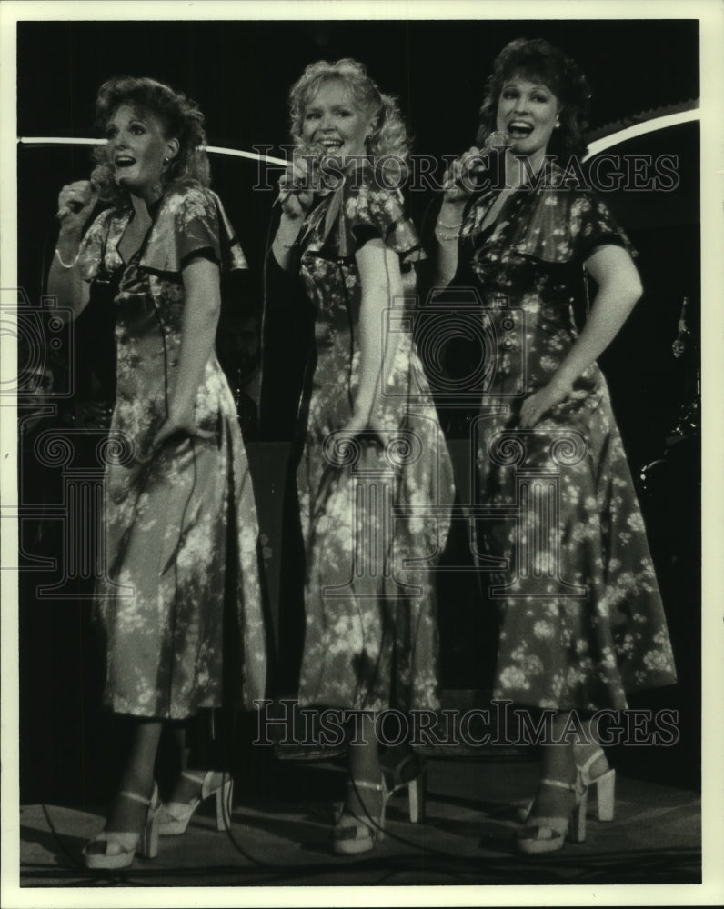 1978, Styled after the Andrew Sisters, Milwaukee&#39;s own Rodo Sisters - Historic Images