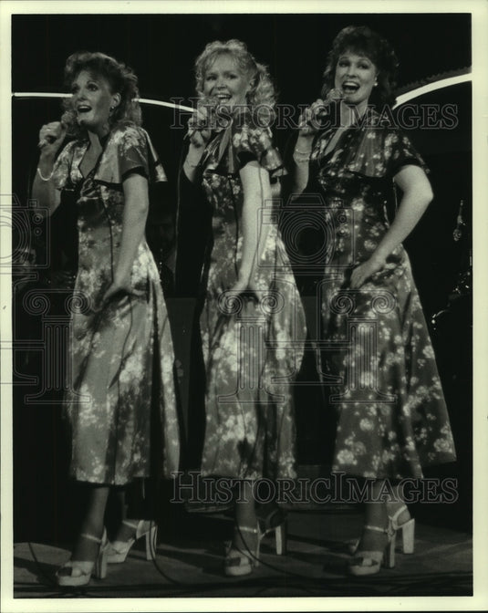 1978, Styled after the Andrew Sisters, Milwaukee's own Rodo Sisters - Historic Images