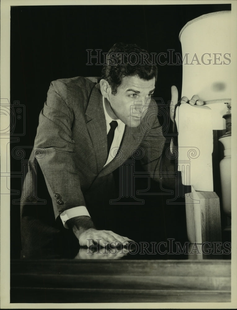 1959 Press Photo American actor Lee Philips Star of &quot;Ellery Queen&quot; - Historic Images