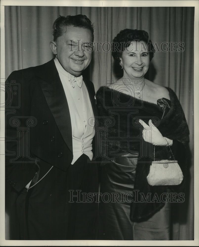 1953, Actro Jean Hershel and his wife in Hollywood - mjp36205 - Historic Images