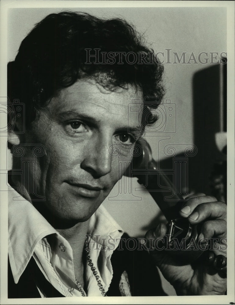 1977, Scott Hylands stars in "The Enigma People" on CBS-TV - Historic Images