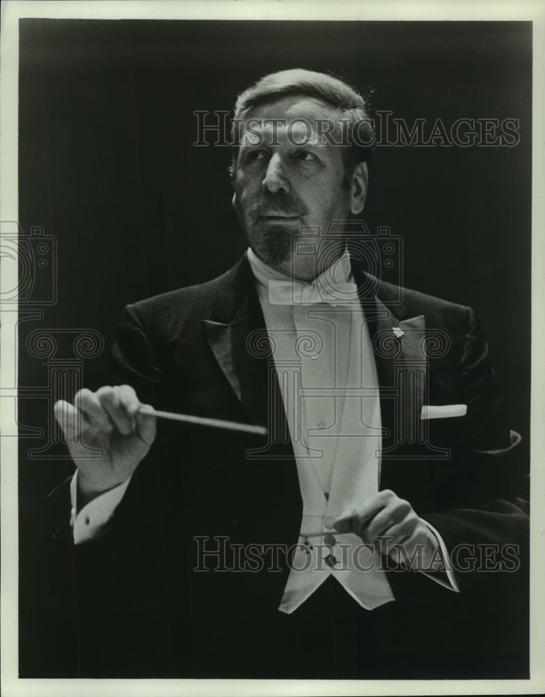 1970, Conductor Skitch Henderson - mjp36267 - Historic Images