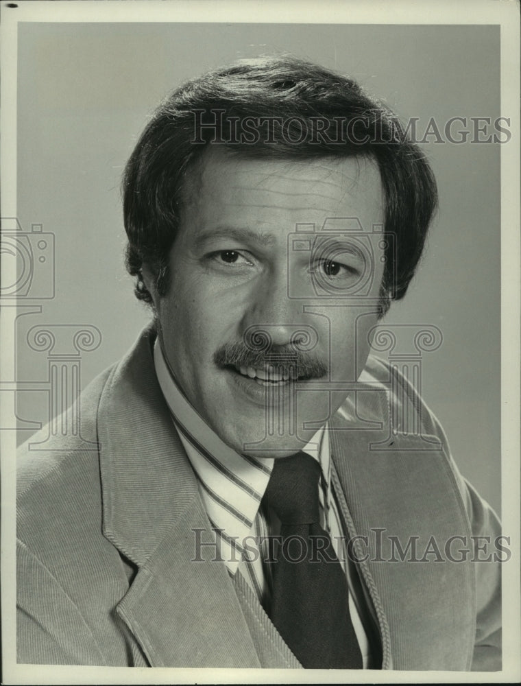 1980, Charles Siebert stars in "Trapper John, M.D." on CBS-TV - Historic Images