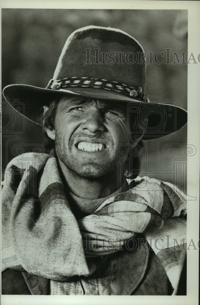 1975, Actor Cliff Potts - mjp36357 - Historic Images