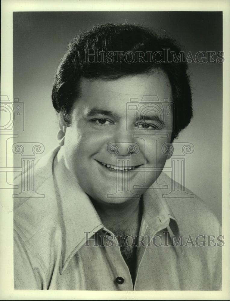 1975, Actor Paul Sorvino stars in "We'll Get By" - mjp36462 - Historic Images