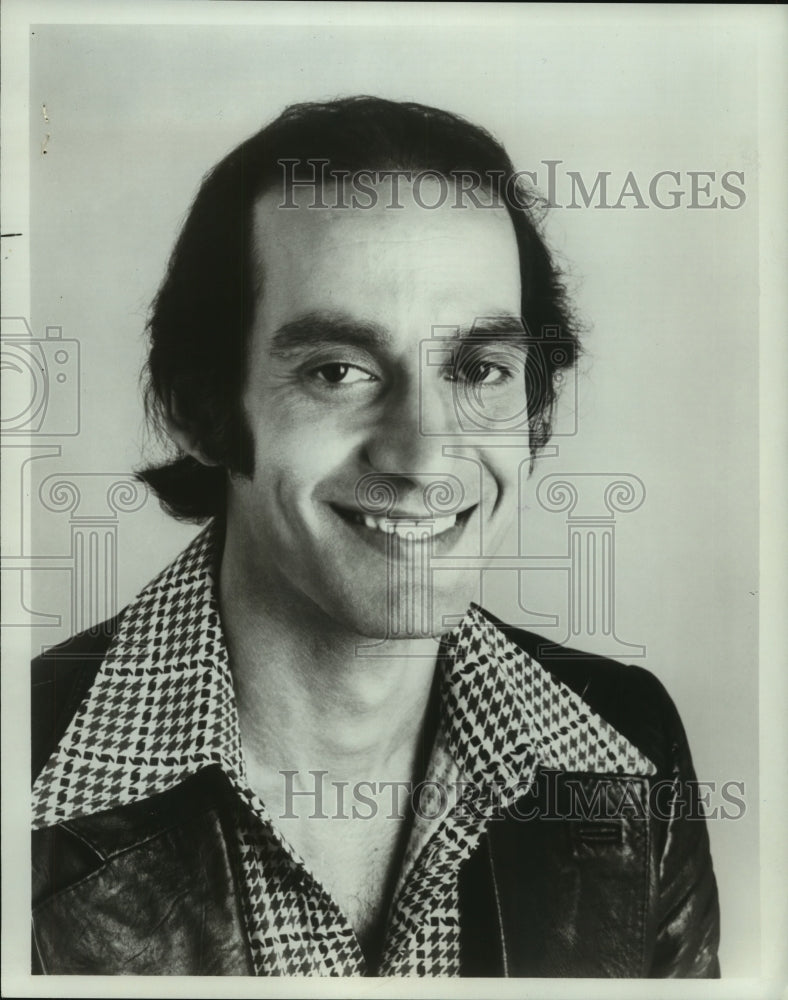 1976 Press Photo Actor Gregory Sierra as Chano on &quot;Barney Miller&quot; - mjp36465 - Historic Images
