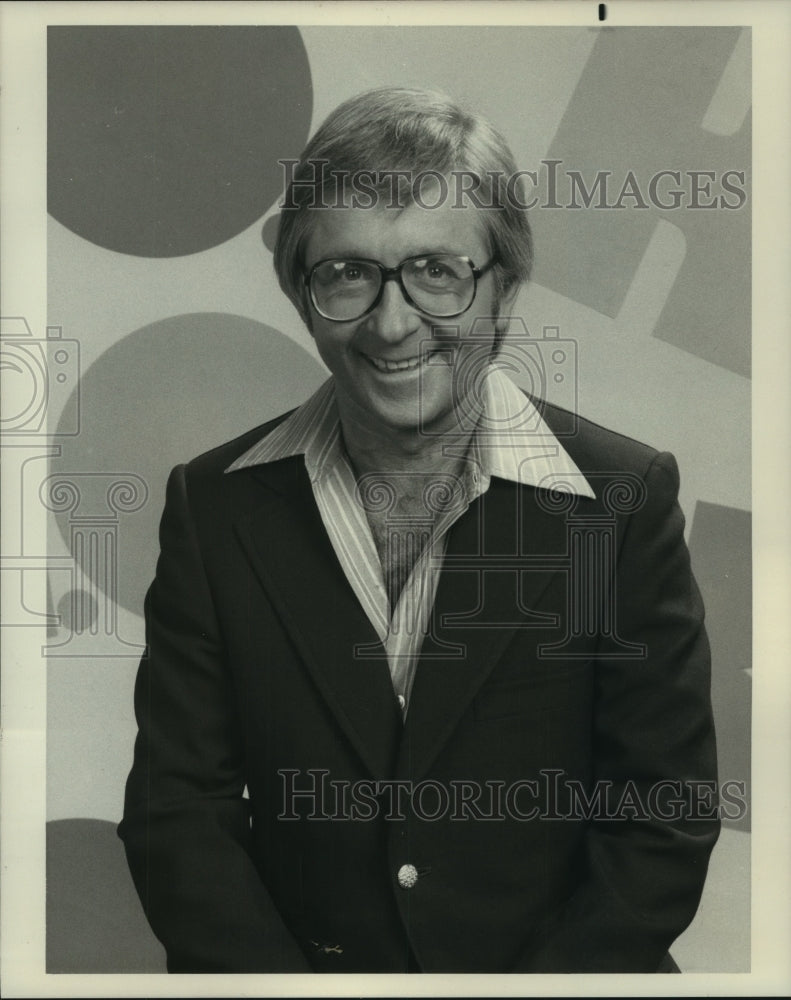 1977, Comedian Arte Johnson, Host of &quot;Knockout&quot; on NBC - mjp36548 - Historic Images
