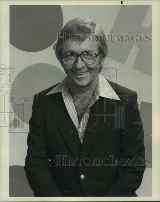 1977, Comedian Arte Johnson, Host of "Knockout" on NBC - mjp36548 - Historic Images