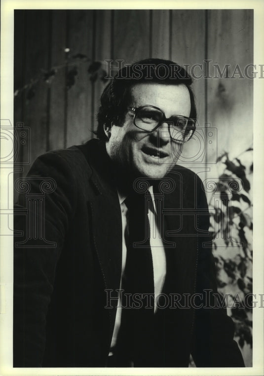1979, political Comedian Mark Russell - mjp36599 - Historic Images