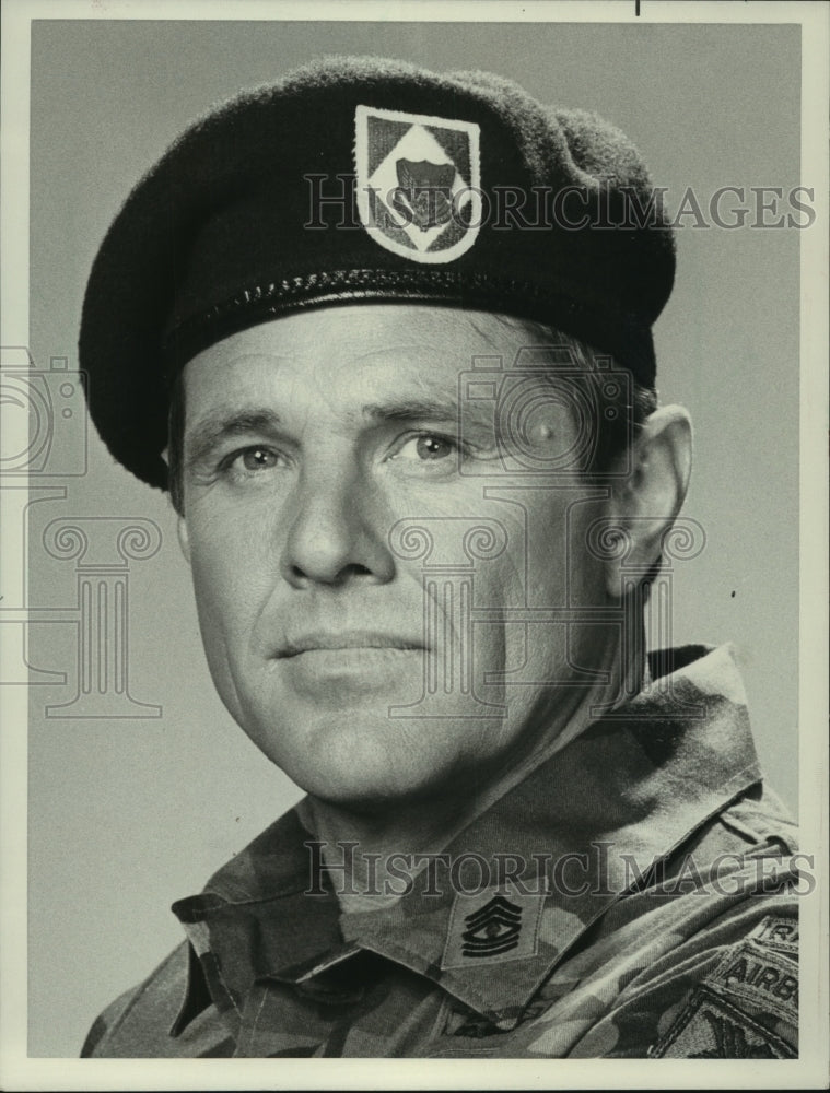 1983, actor Cliff Potts in &quot;For Love and Honor&quot; - mjp36635 - Historic Images