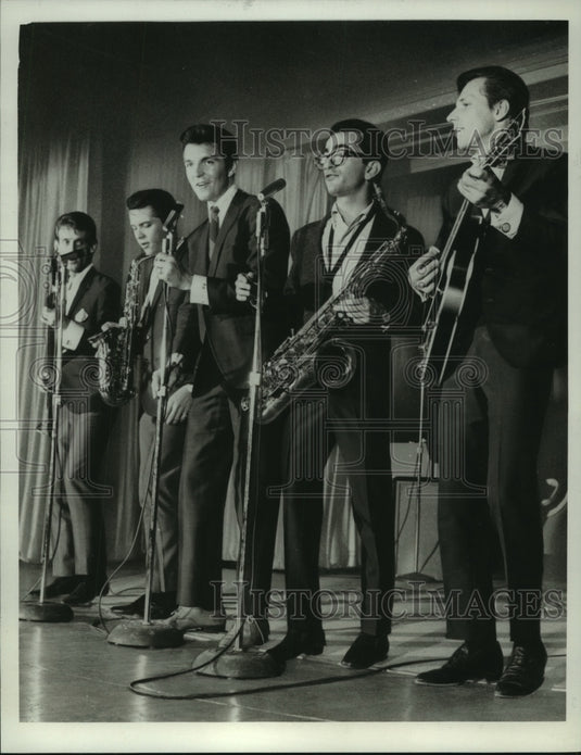 1966, Swinginâ€ Lads - mjp36793 - Historic Images