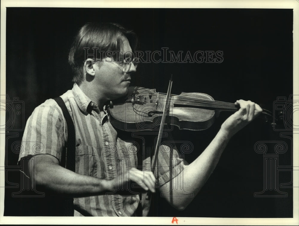 1993 Press Photo Violinist Randy Sabien fiddles a tune - mjp36926 - Historic Images