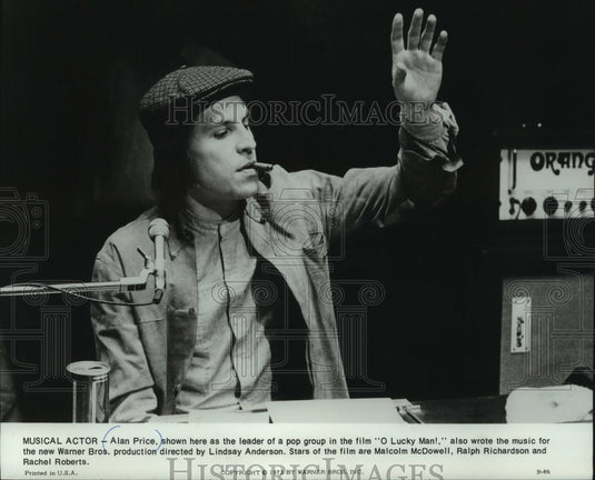 1973, Alan Price in a scene from O Lucky Man! - mjp36954 - Historic Images