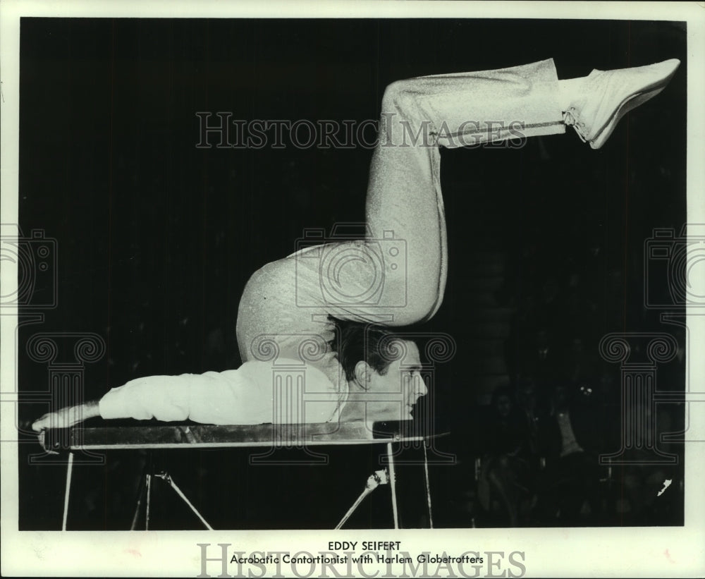 1971, Acrobatic contortionist Eddy Seifert - mjp37049 - Historic Images