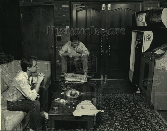 1987, Semi Twang musical group hanging around, Milwaukee. - mjp37088 - Historic Images